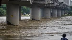 ਦਿੱਲੀ ‘ਚ ਆਵੇਗਾ ‘ਜਲਜਲਾ’! ਯਮੁਨਾ ਦੇ ਪਾਣੀ ਦੇ ਪੱਧਰ ਨੇ ਤੋੜਿਆ 15 ਸਾਲ ਪੁਰਾਣਾ ਰਿਕਾਰਡ