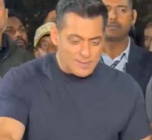 ਭਾਈਜਾਨ ਦੇ ਜਨਮਦਿਨ ‘ਤੇ ਧੋਨੀ ਦਾ ਮਸਤੀ ਭਰਿਆ ਅੰਦਾਜ਼